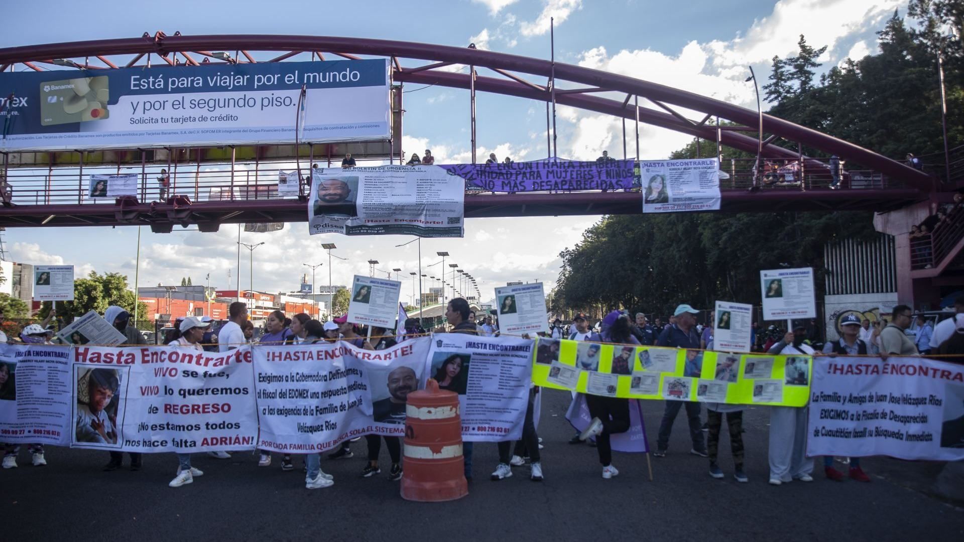 Protesta en Periférico Norte por la desaparición de Kimberly Moya