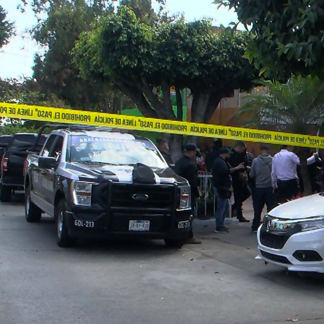 Matan a joven afuera de su casa en Guadalajara