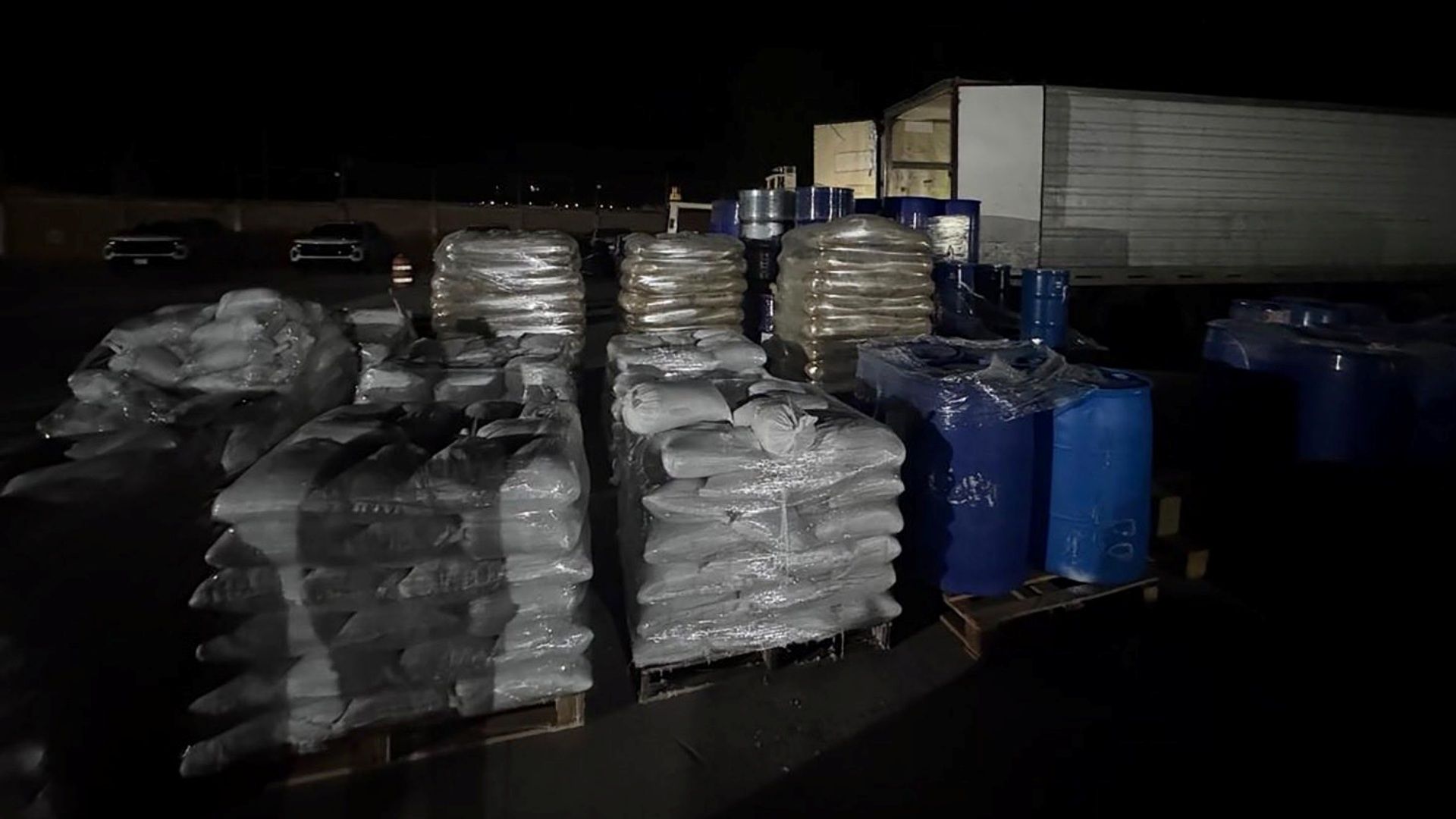 Ssustancis químicas decomisadas en carretera de Durango