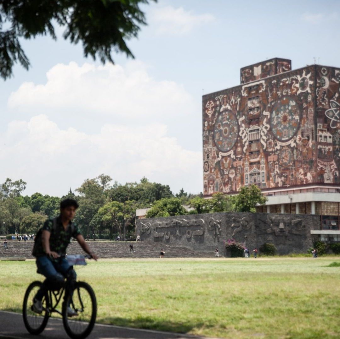 Trabajadores de la UNAM Aceptan Aumento Salarial de 4% y Conjuran Huelga