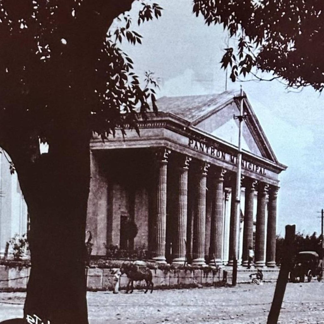 Historia Mitos y Leyendas del Panteón de Puebla