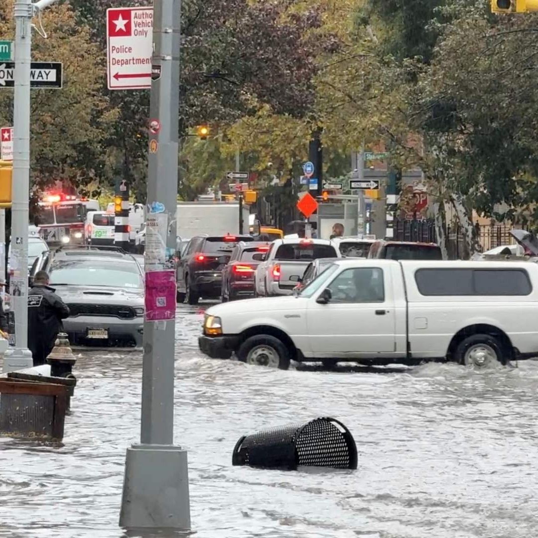 Mueren Dos Personas Durante Inundaciones por Fuerte Tormenta en Nueva York
