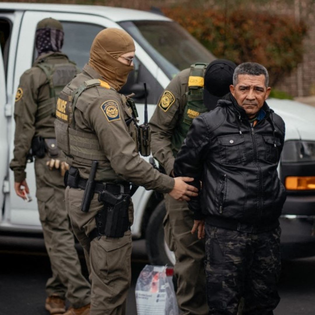 Juez Ordena Liberar Bajo Fianza a Cientos de Migrantes Indocumentados en Chicago.
