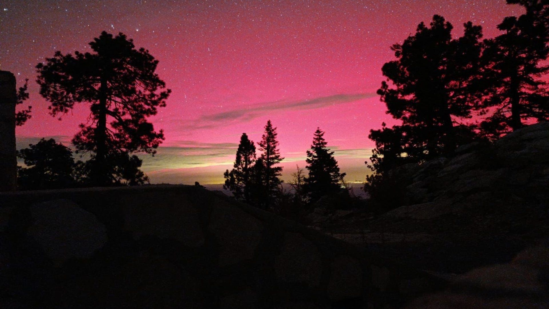 UNAM Espera Nuevo Avistamiento de Auroras Boreales Esta Noche en México ¿En Qué Zonas?