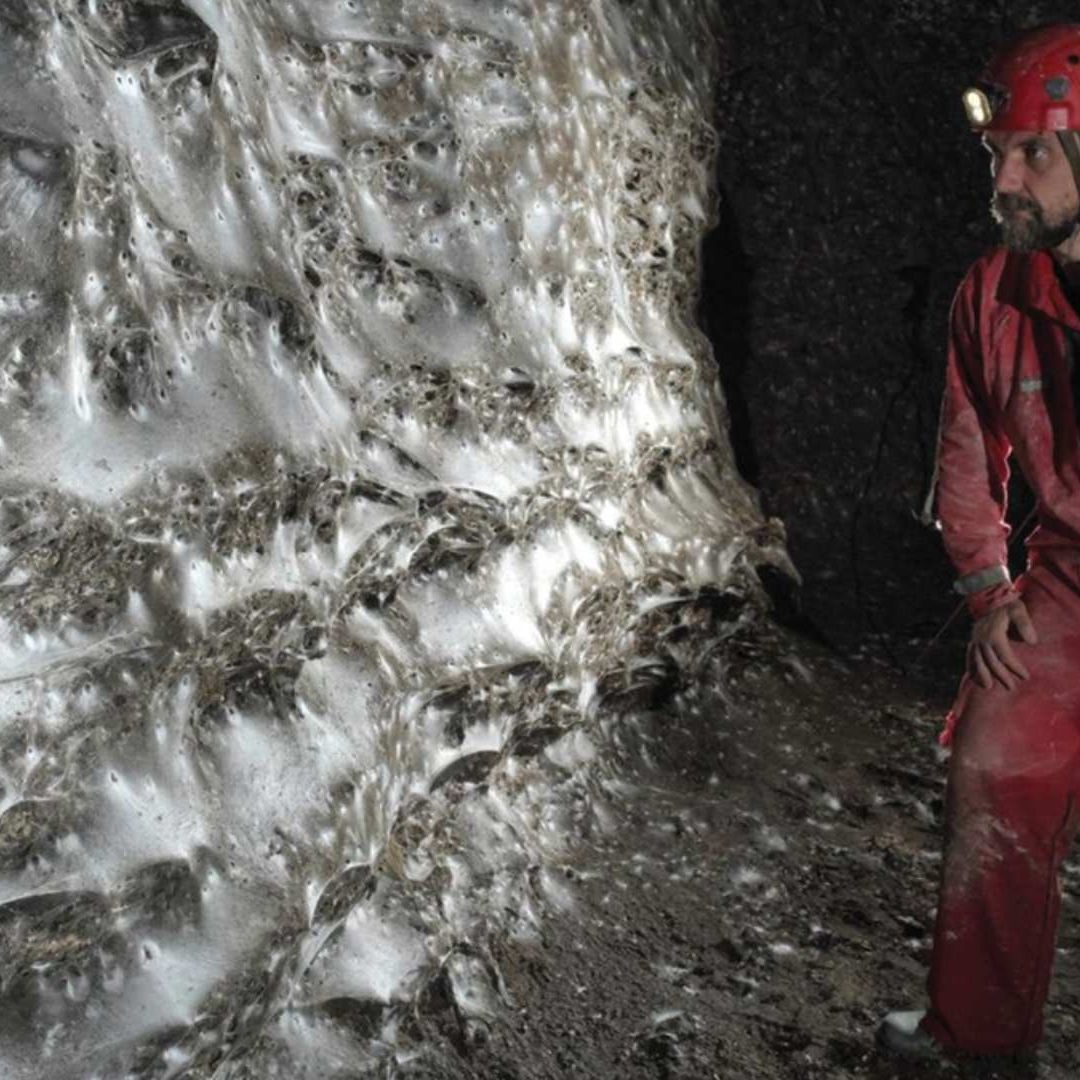 La telaraña colonial de la Cueva de Azufre.