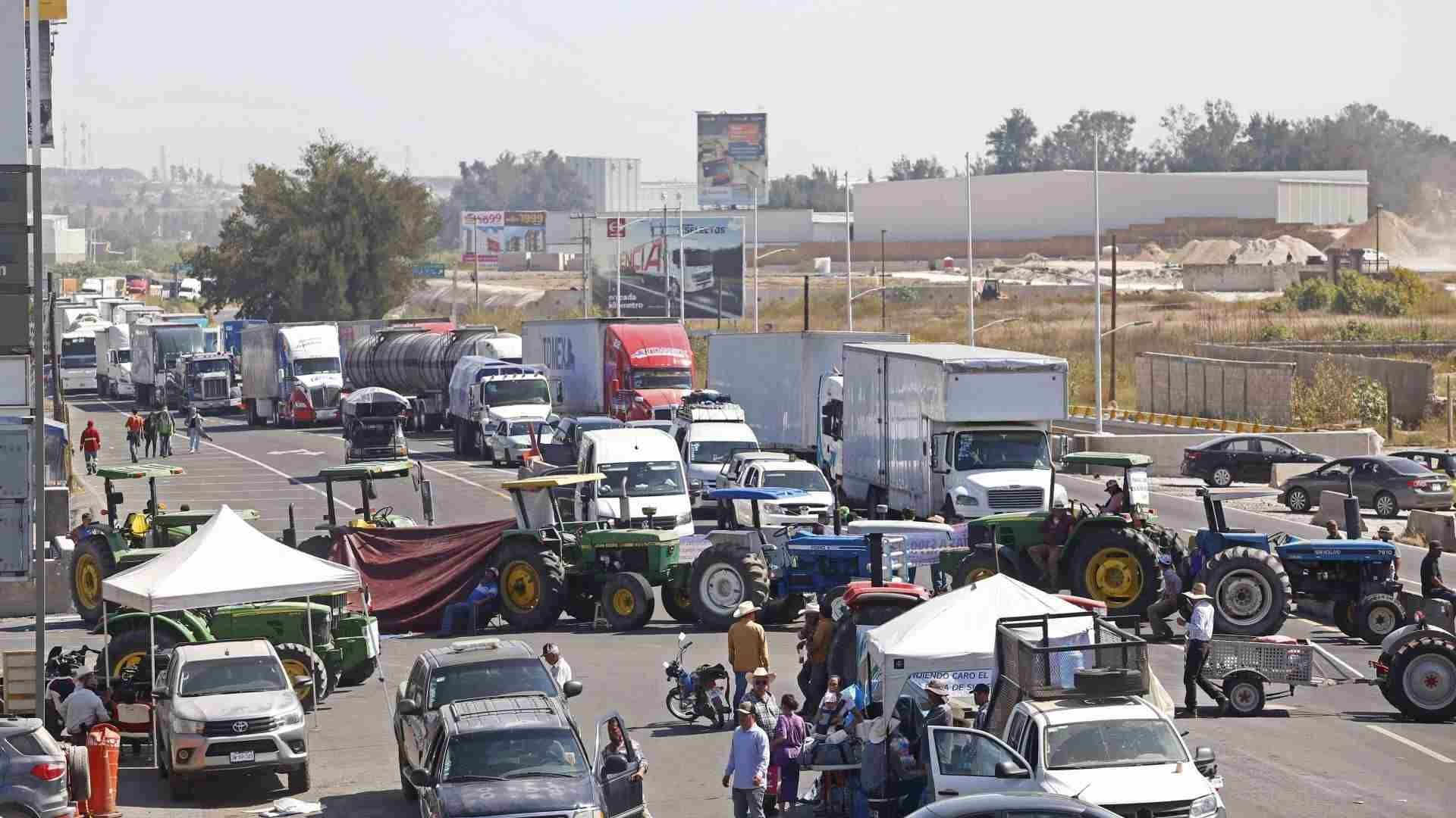 Bloqueo de transportistas y agricultores