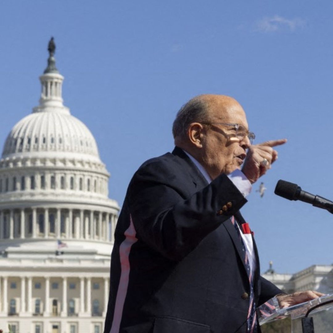 Trump Indulta a Giuliani y a Otros por Esfuerzos para Anular Elecciones de 2020. Foto: AFP.
