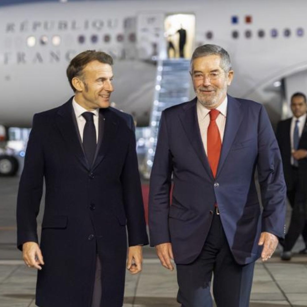 Emmanuel Macron llega a México, tendrá reunión con Sheinbaum