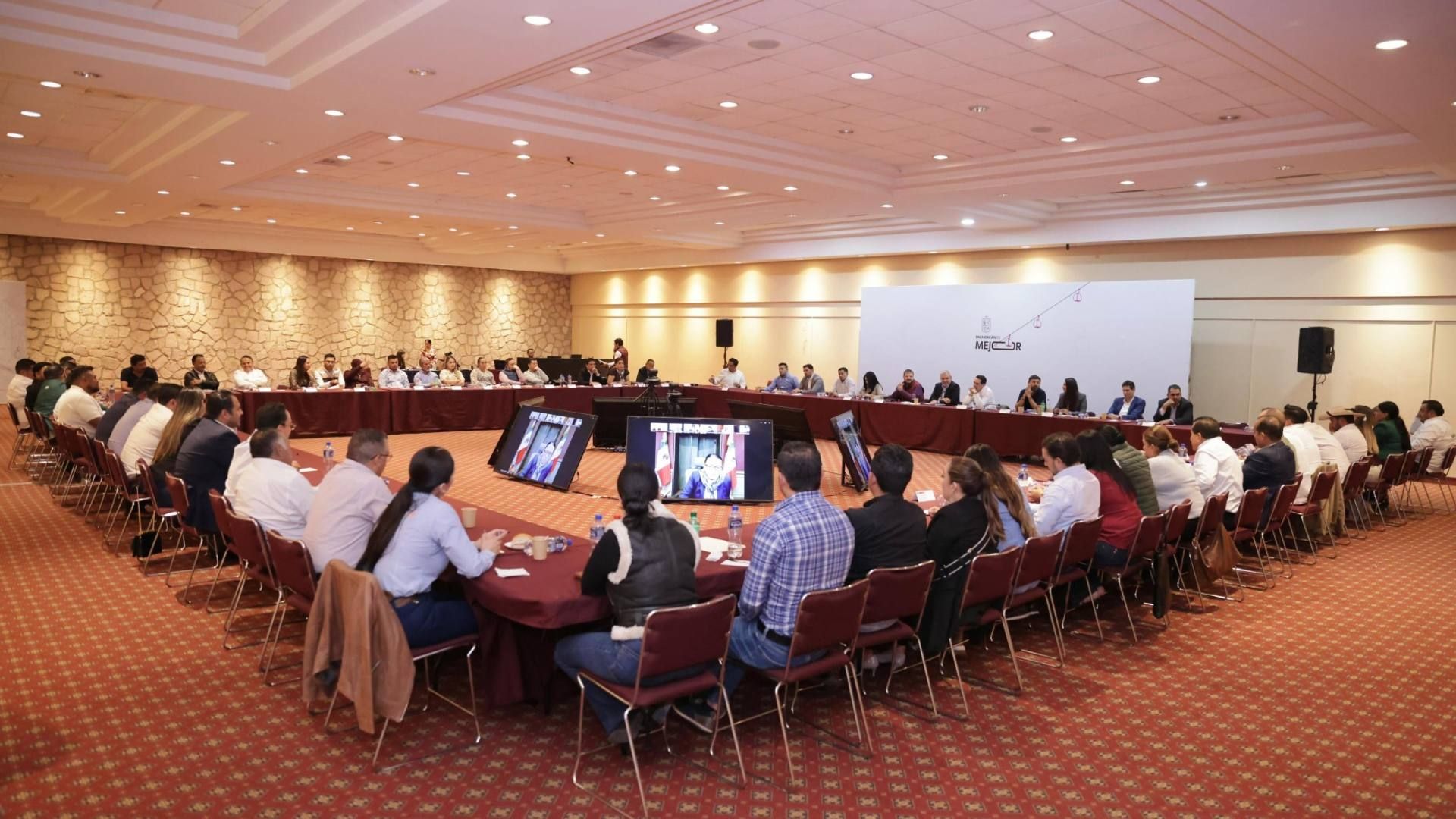 Por Segundo Día, Segob Se Reúne con Alcaldes y Líderes Religiosos de Michoacán por Plan de Paz