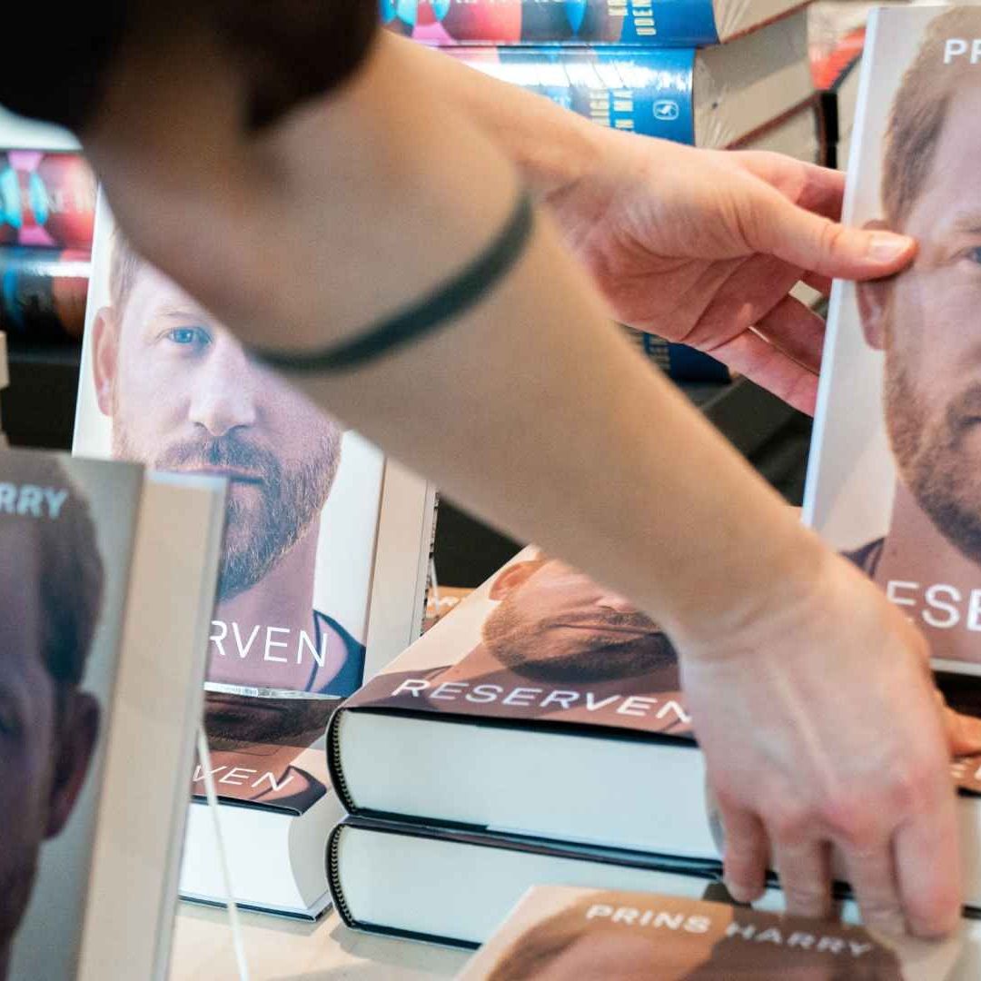 La biografía de Enrique rompe récord de ventas durante su primer día