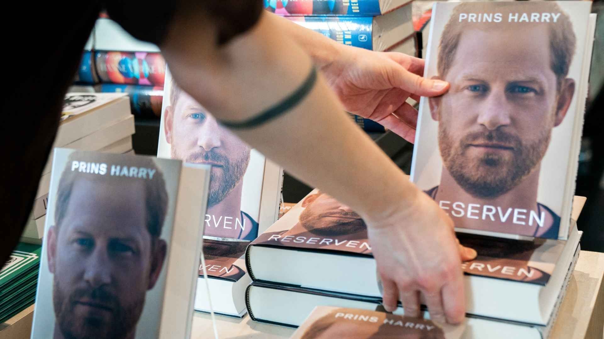 La biografía de Enrique rompe récord de ventas durante su primer día