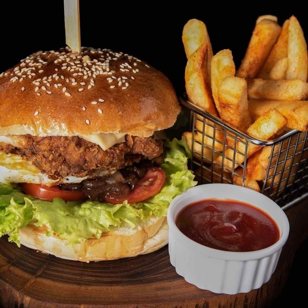 Hamburguesa hecha con carne de res
