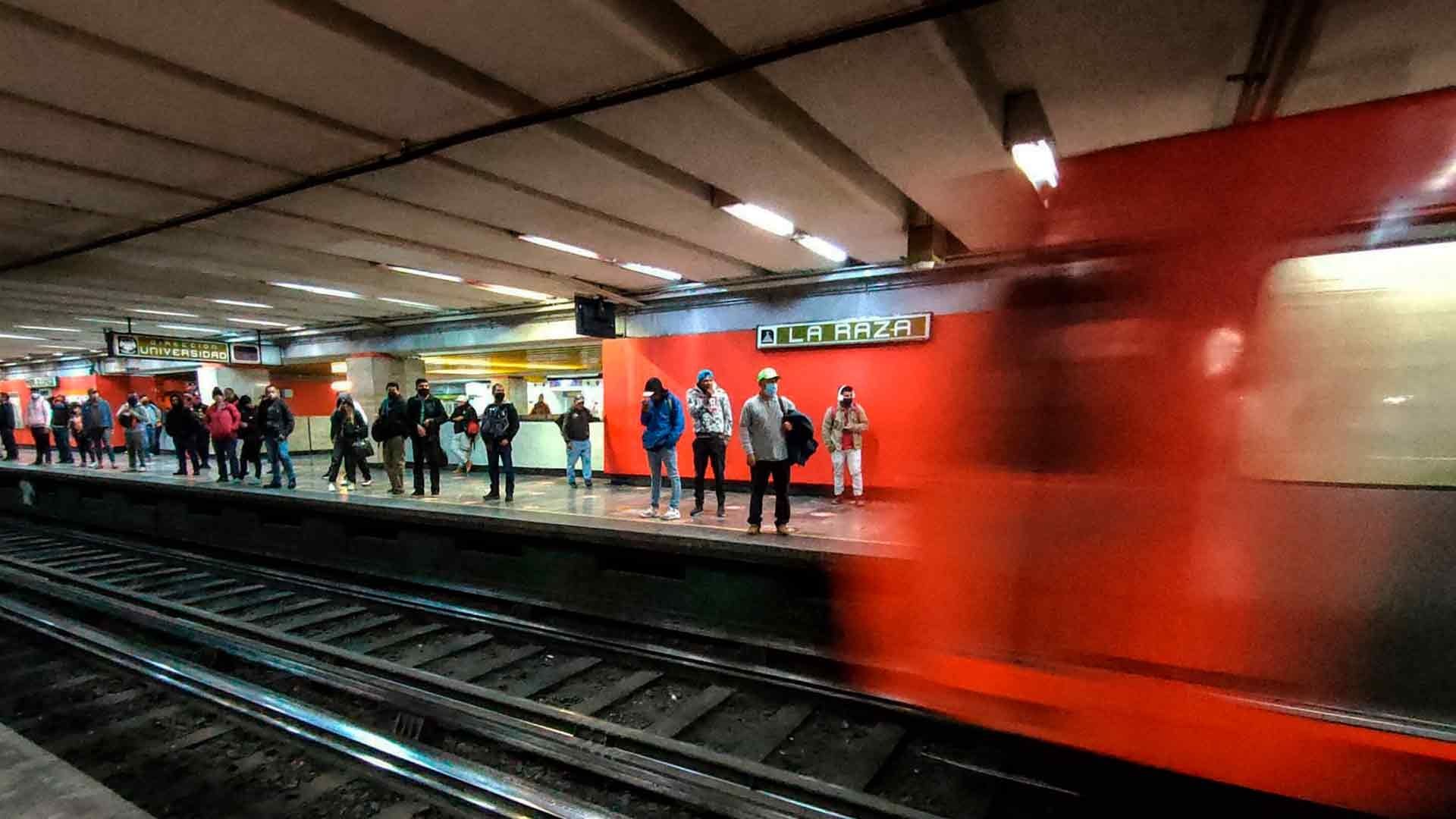 Metro CDMX: Reportan Más Fallas e Incendio de Tren en Estación La Raza de Línea 3