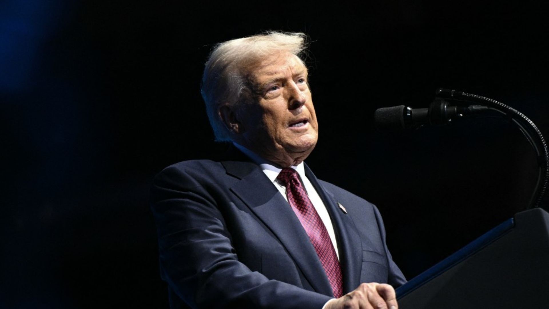 Todo el Mundo Estaría en Depresión Si no Hubiera Impuesto Aranceles, Dice Trump.