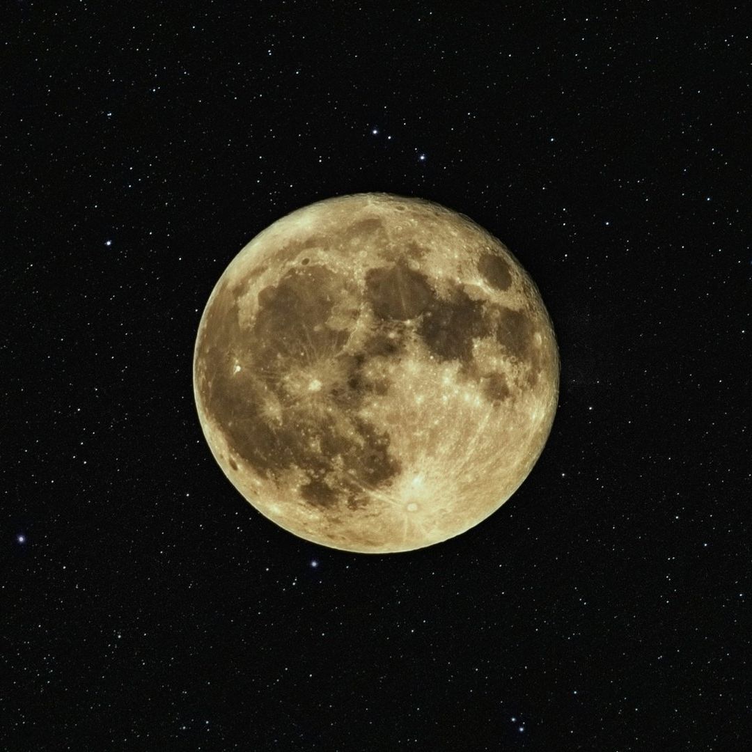 Pléyades y Superluna de 2025
