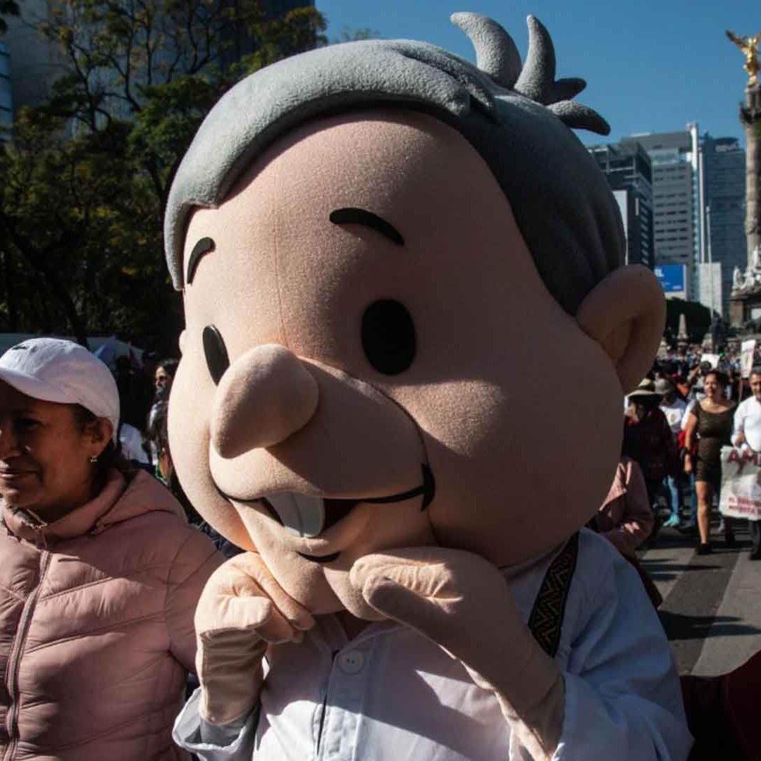 El TEPJF prohibió usar la caricatura de AMLO en campañas de Morena