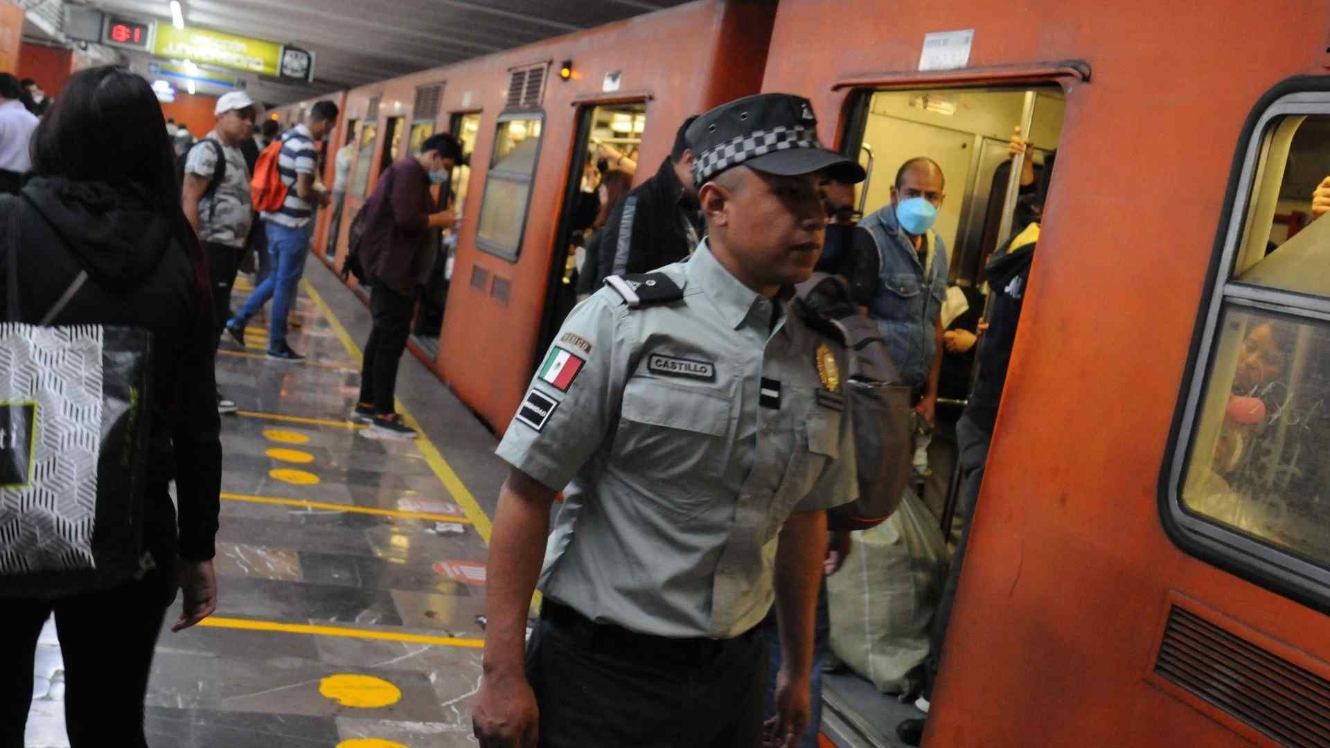 Metro de la Ciudad de México es resguardado por la Guardia Nacional