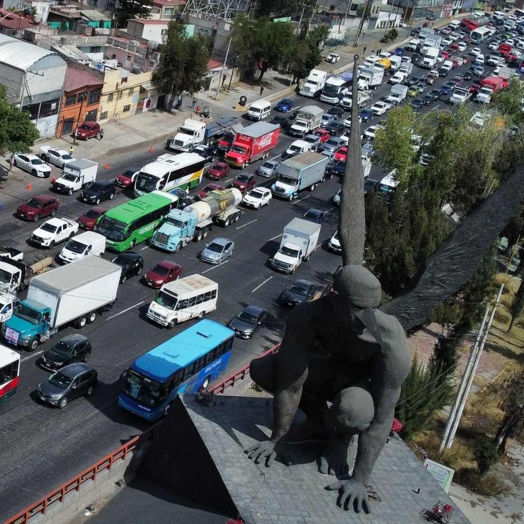 Bloqueo de transportistas de AMOTAC en Ecatepec, Estado de México