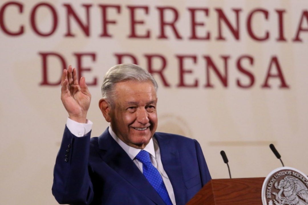 El presidente Andrés Manuel López Obrador presenta su mañanera desde Palacio Nacional
