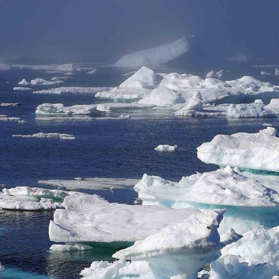 Estudio revela que la capa de hielo de Groenlandia alcanzó la temperatura más cálida en los últimos mil años