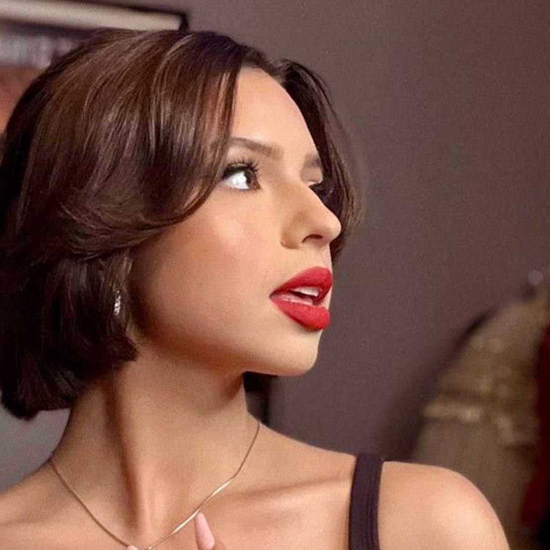 La cantante Ángela Aguilar durante sesión fotográfica
