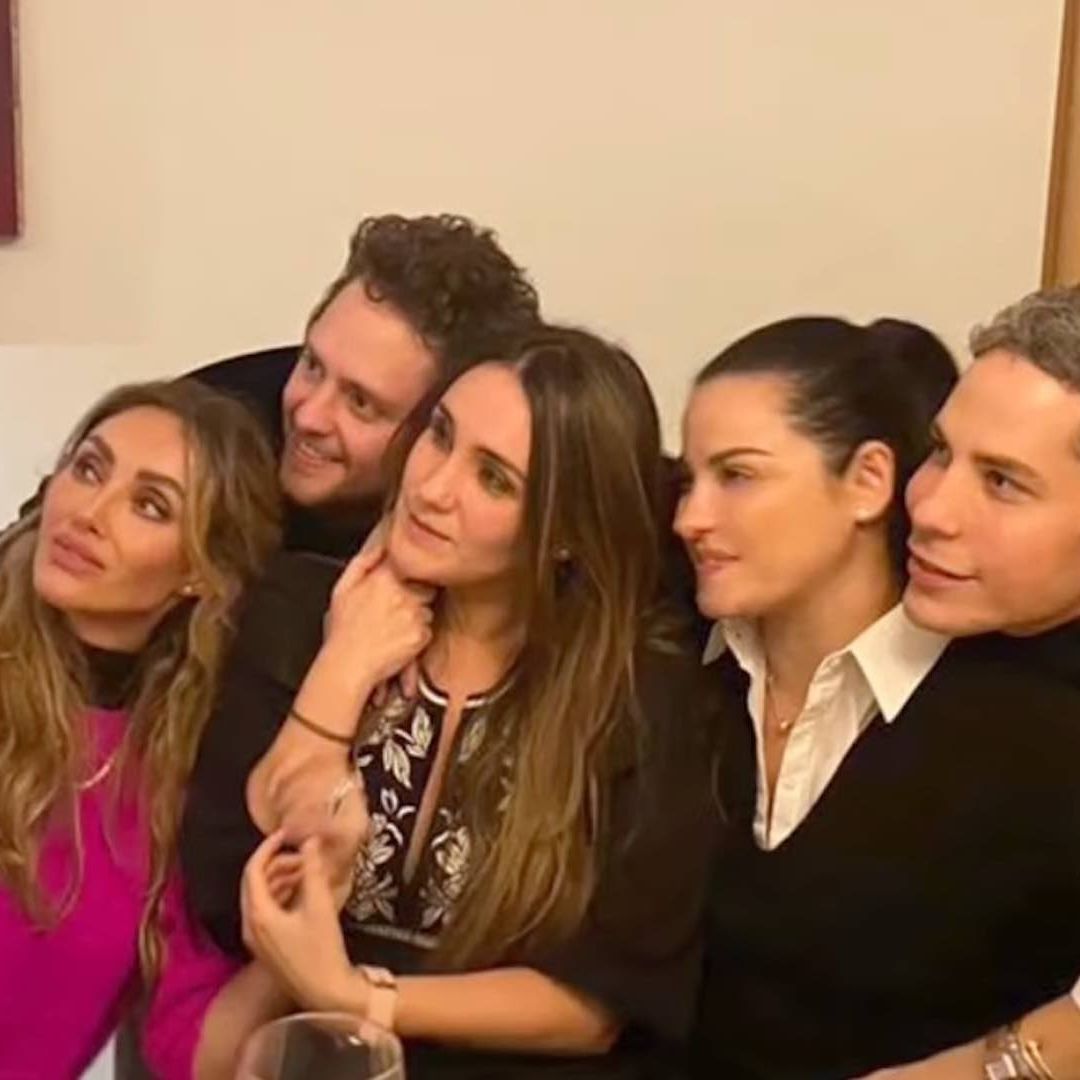 Integrantes de RBD se toman fotografía