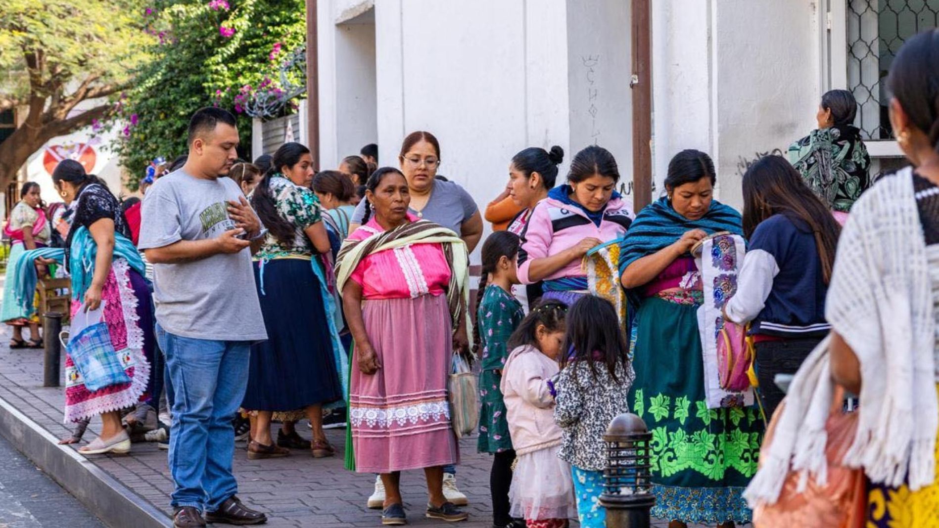 ¿Cuántos Habitantes Tiene Uruapan Dónde Queda?