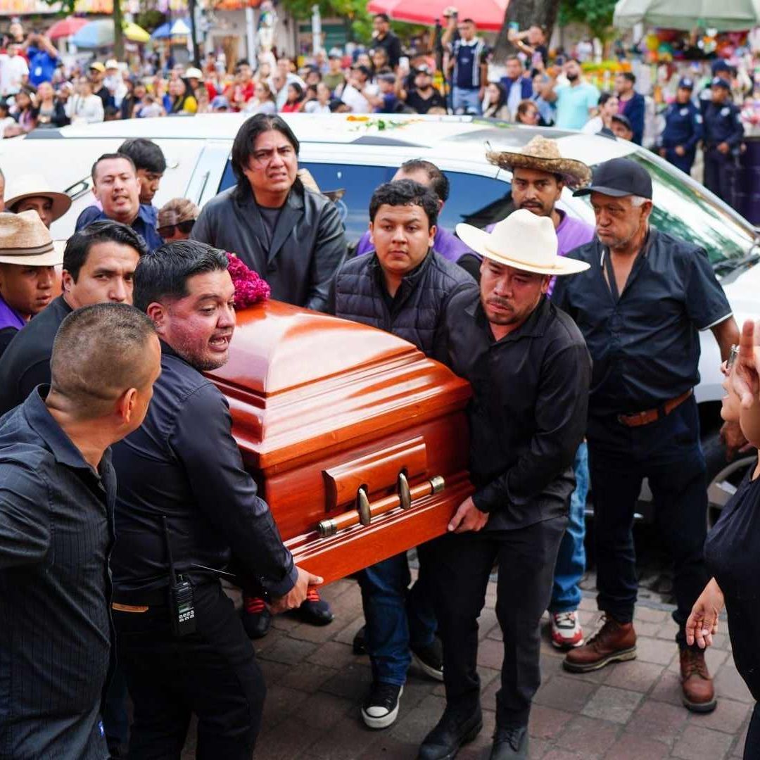 El feretro de Carlos Manzo, alcalde de Uruapan
