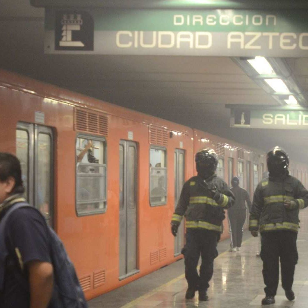 Existen varias medidas de seguridad que los usuarios deben seguir en caso de incendio en el Metro de la CDMX
