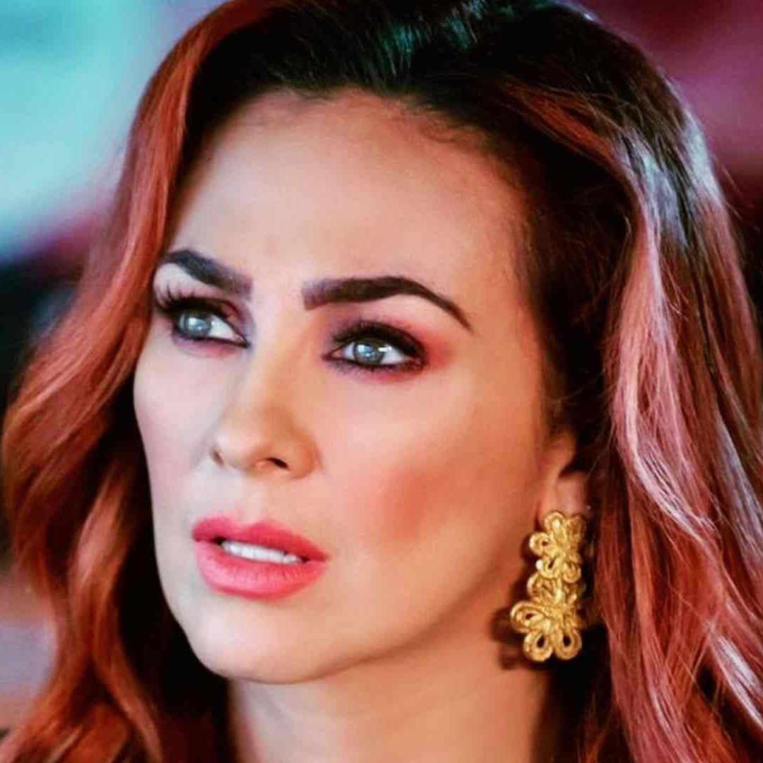 Aracely Arámbula fotografiada durante un rodaje