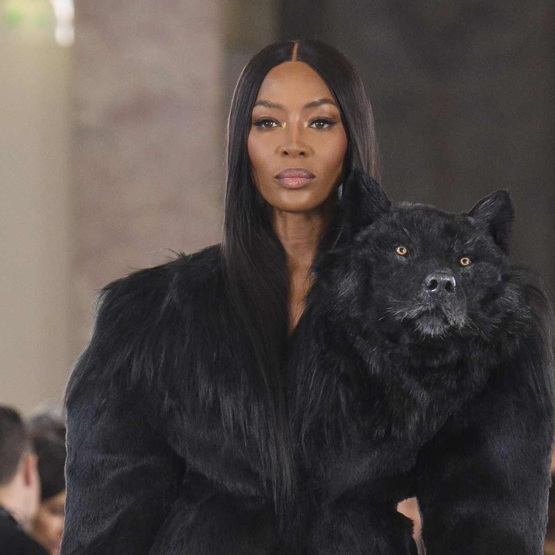 La firma Schiaparelli desató polémica durante la pasarela que abrió la semana de Alta Costura en París