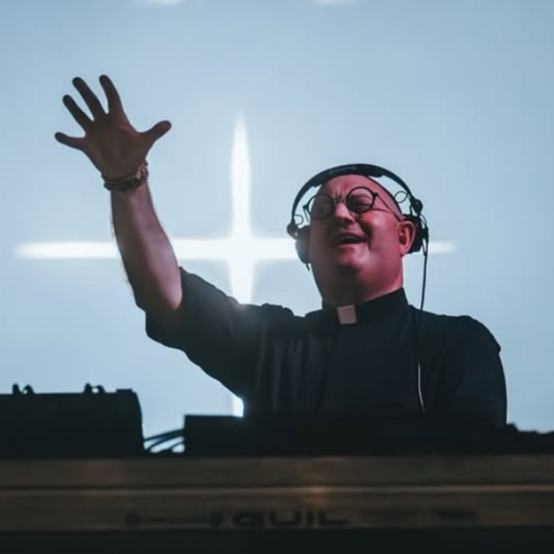 DJ Padre Guilherme Misa en Puebla y Festival Internacional de Música Electrónica Dreamfields 2025