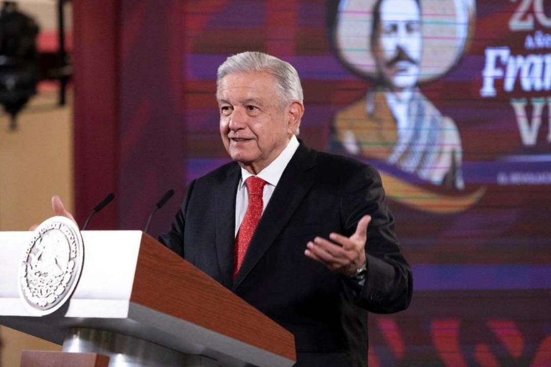 El presidente Andrés Manuel López Obrador presenta su mañanera desde Palacio Nacional