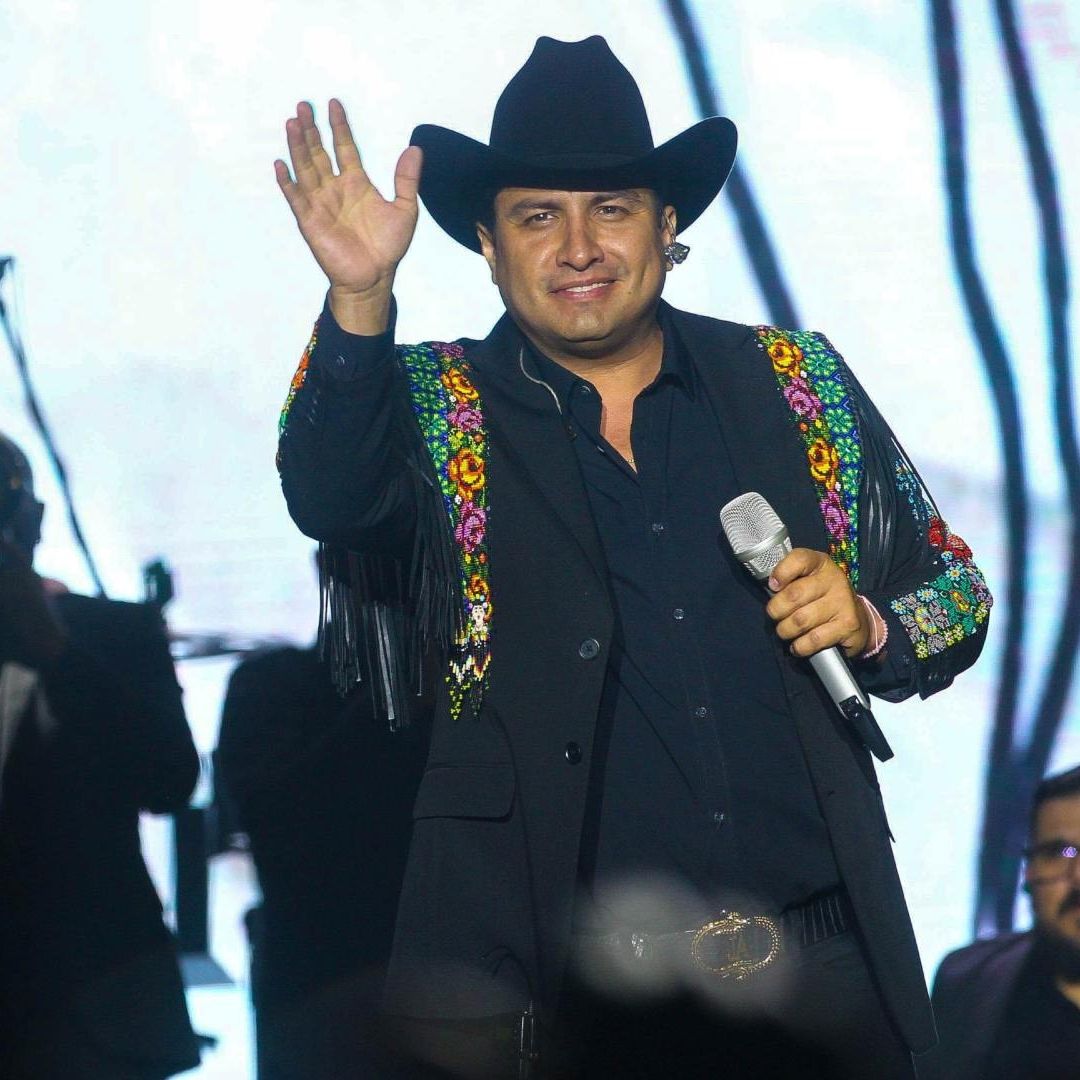 Reacción de Julión Álvarez por Detención de su Supuesto Piloto en Honduras: ¿Qué Dijo el Cantante?