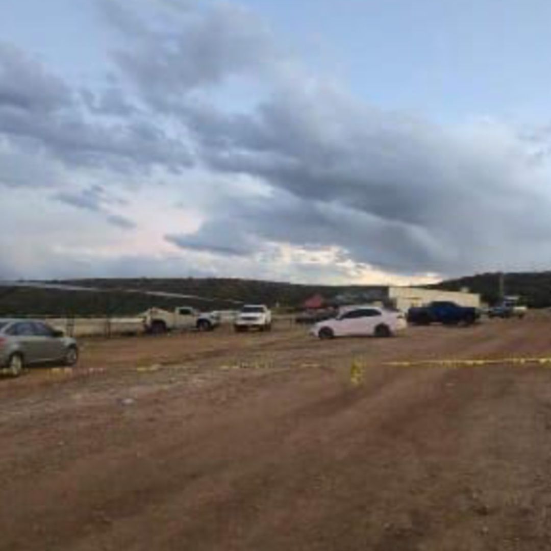 Localizan a 7 personas sin vida en las instalaciones del carril de acereras Santa Teresa, el cual se ubica a la altura del kilometro 2 de la Carretera Parral-Jimenez.