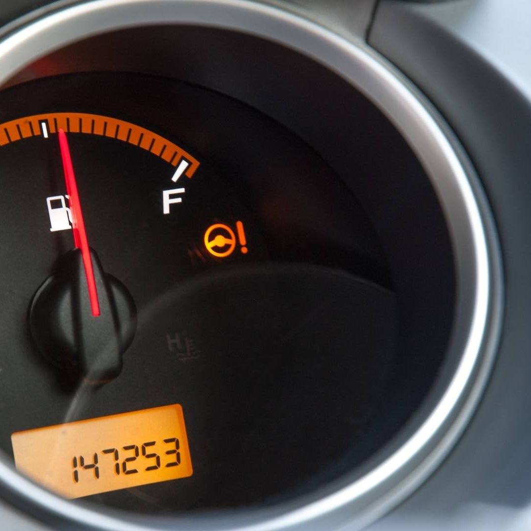 Los autos pueden avanzar con la reserva de gasolina pero si se hace esto siempre la bomba del vehículo se puede dañar