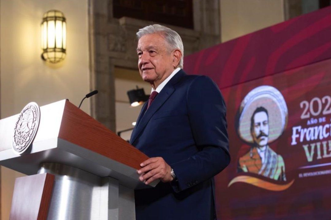 El presidente Andrés Manuel López Obrador presenta su mañanera desde Palacio Nacional