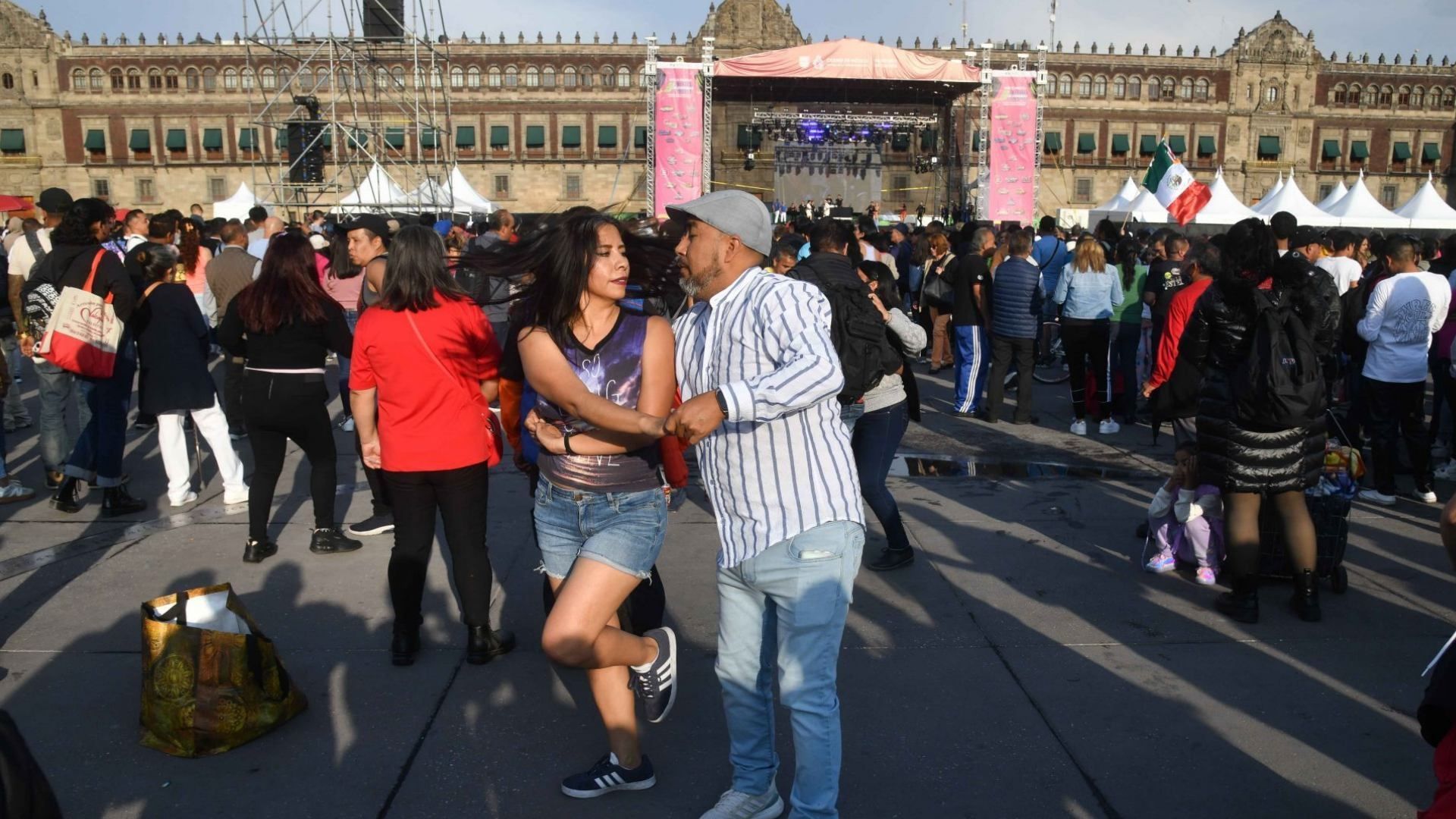 Qué eventos hay en el Zócalo CDMX hoy 15 y 16 de noviembre 2025 agenda y horario de actividades