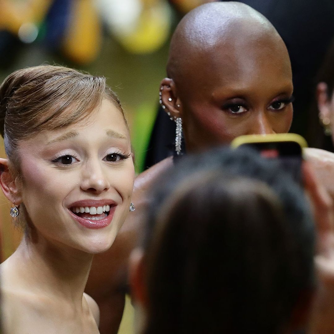 Ariana Grande y Cynthia Erivo en Singapur.
