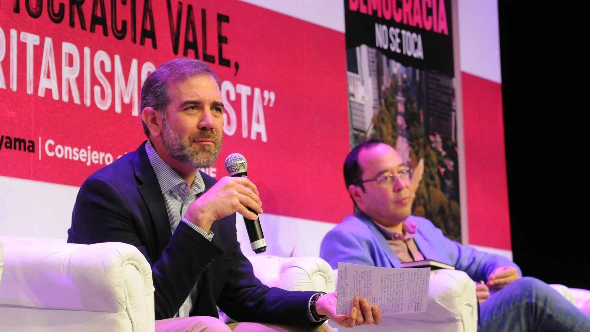 El INE considera que estas reformas violan la constitución