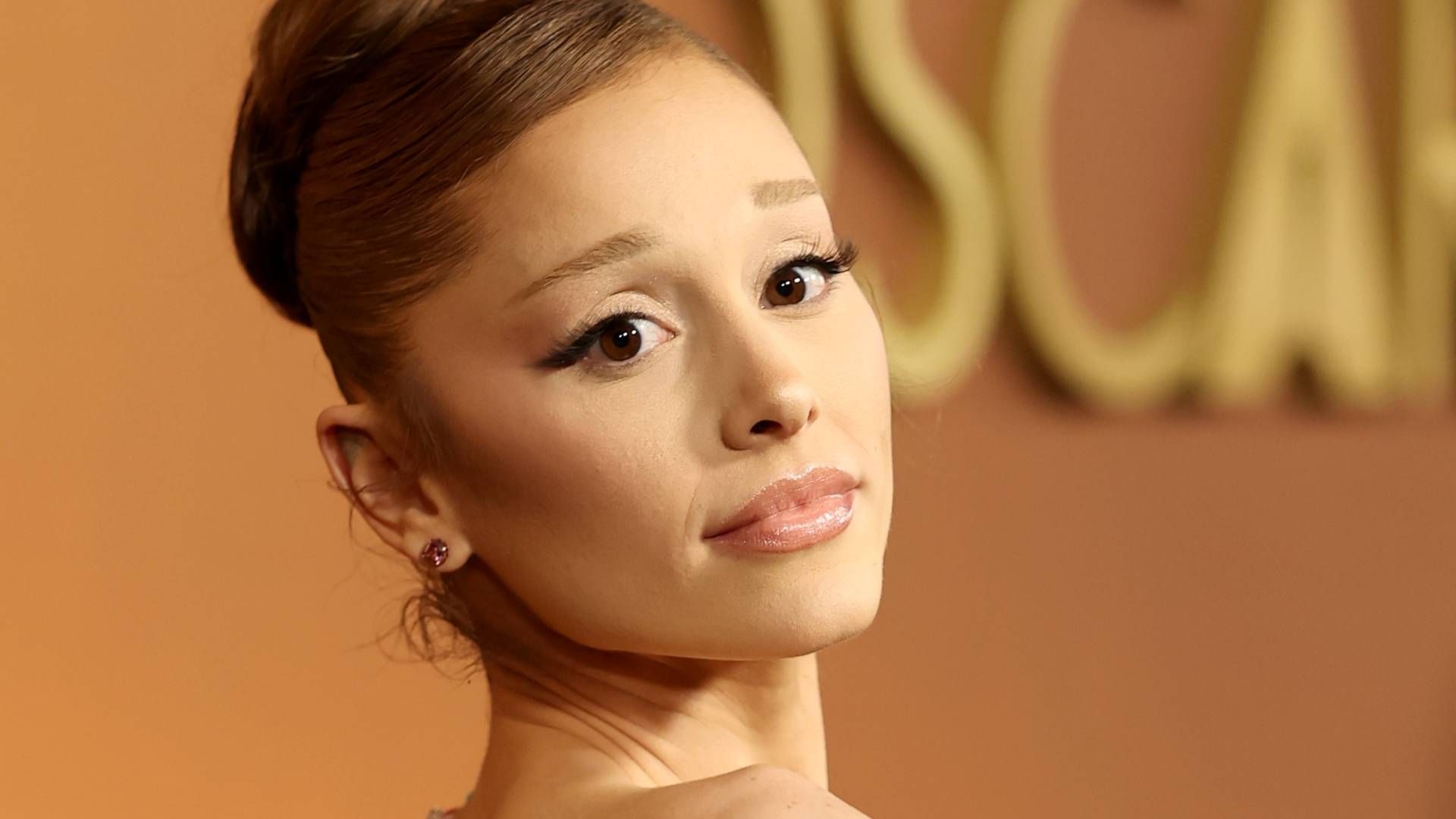 Fan que Atacó a Ariana Grande, Condenado a Prisión: ¿Cuánto Tiempo Estará en la Cárcel?