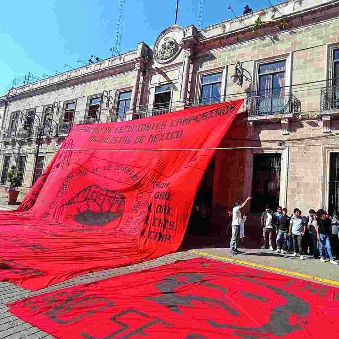 Fueron estudiantes de cuatro Normales los que participaron en la marcha en Tenancingo