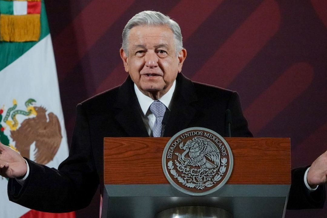 El presidente Andrés Manuel López Obrador presenta su mañanera desde Palacio Nacional