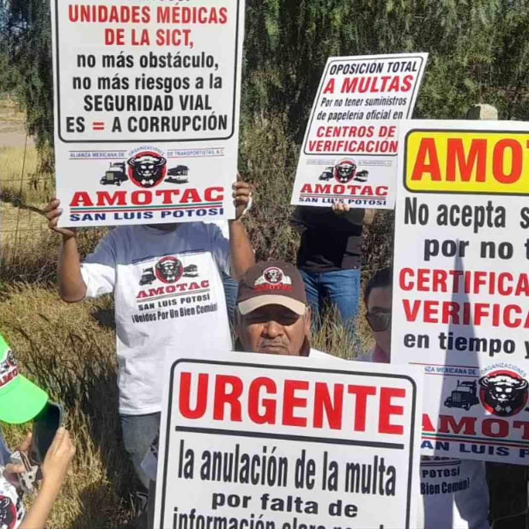 Transportistas Potosinos se Manifiestan en SLP