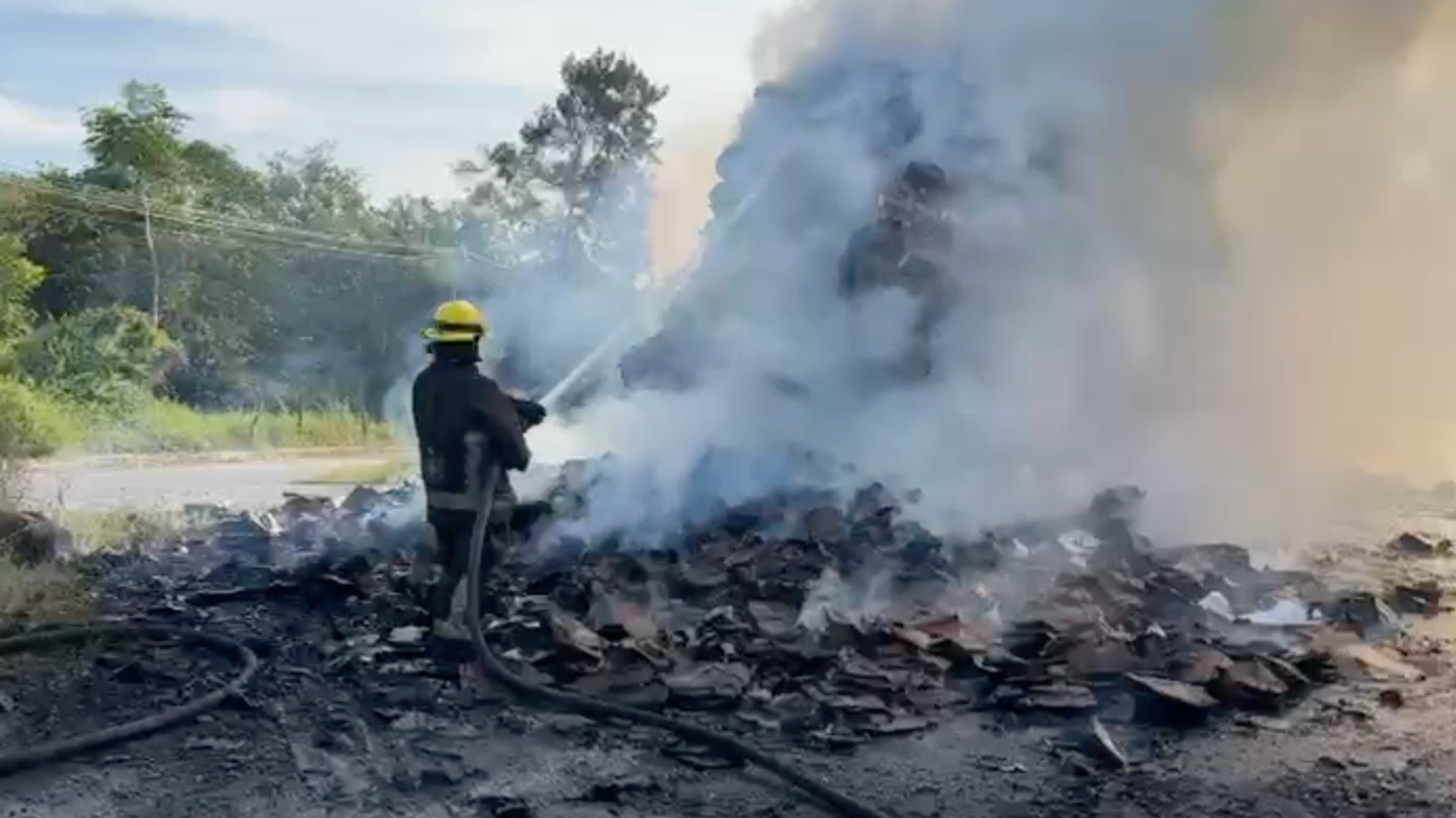 En la carretera Xalapa Veracruz a la altura de Corral Falso se registran dos fuertes accidentes causando el cierre del tramo carretero.