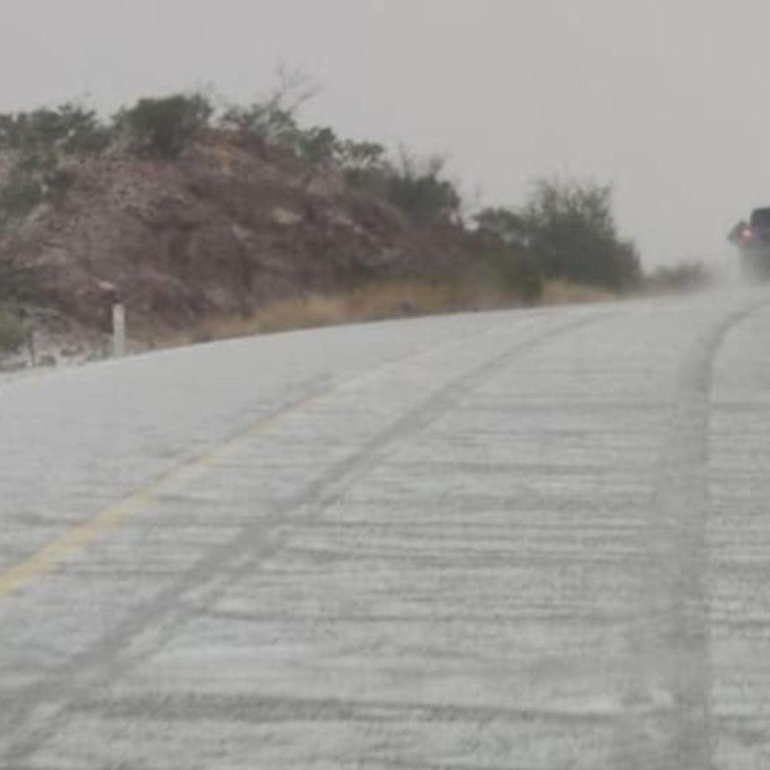 Cae Primera Nevada de la Temporada en Carretera Agua Prieta - Esqueda, en Sonora
