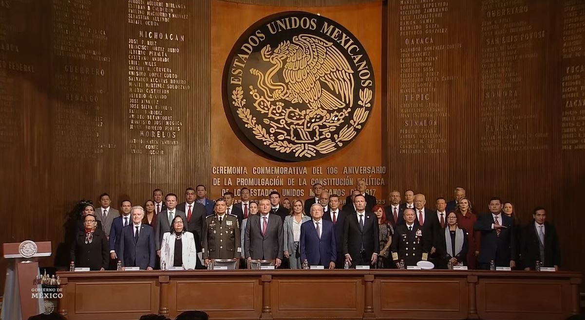 Presidente de México encabezó el 106 aniversario de la promulgación de la Constitución