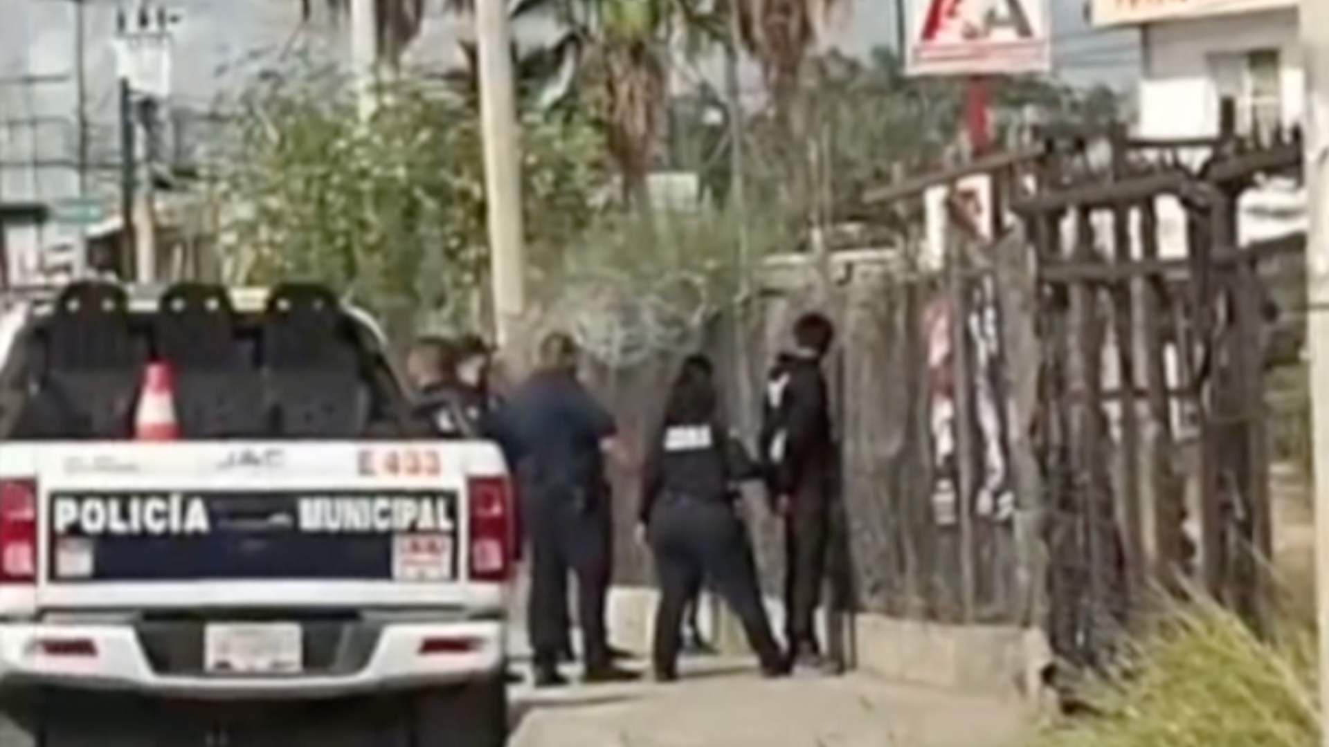 Detienen a Tres Sujetos Armados a Bordo de Vehículo con Reporte de Robo en Hermosillo