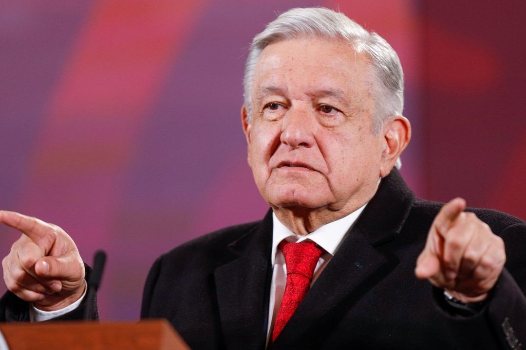 El presidente Andrés Manuel López Obrador presenta su mañanera desde Palacio Nacional