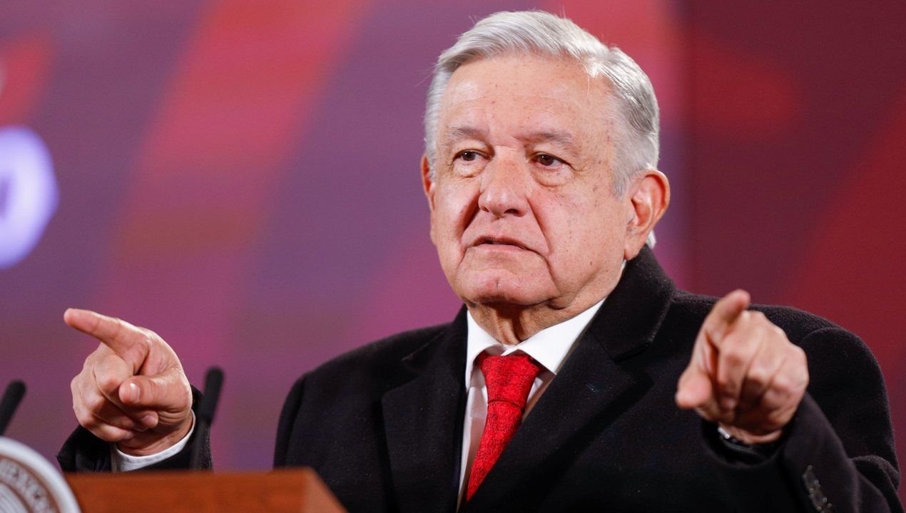 El presidente Andrés Manuel López Obrador presenta su mañanera desde Palacio Nacional